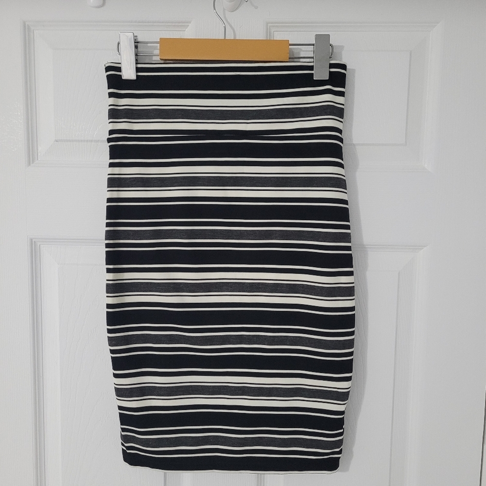 Le Chateau Black and White Horizontal Stripe Pencil Skirt, Size XS